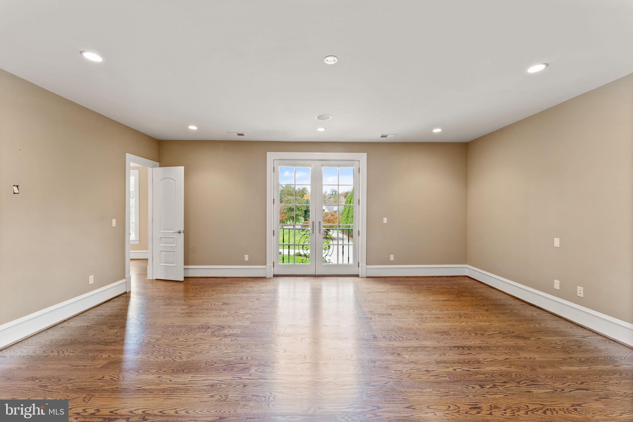 1105 Towlston Road McLean, VA 22102 - Photo 33 of 50 Bedroom #3 w/ juliet balcony