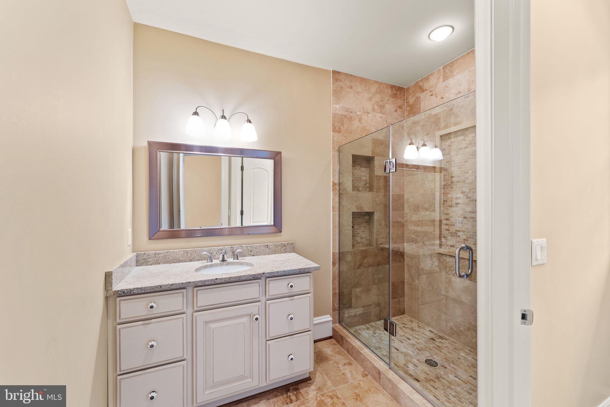 1105 Towlston Road McLean, VA 22102 - Photo 36 of 50 Bedroom #4 en-suite bath