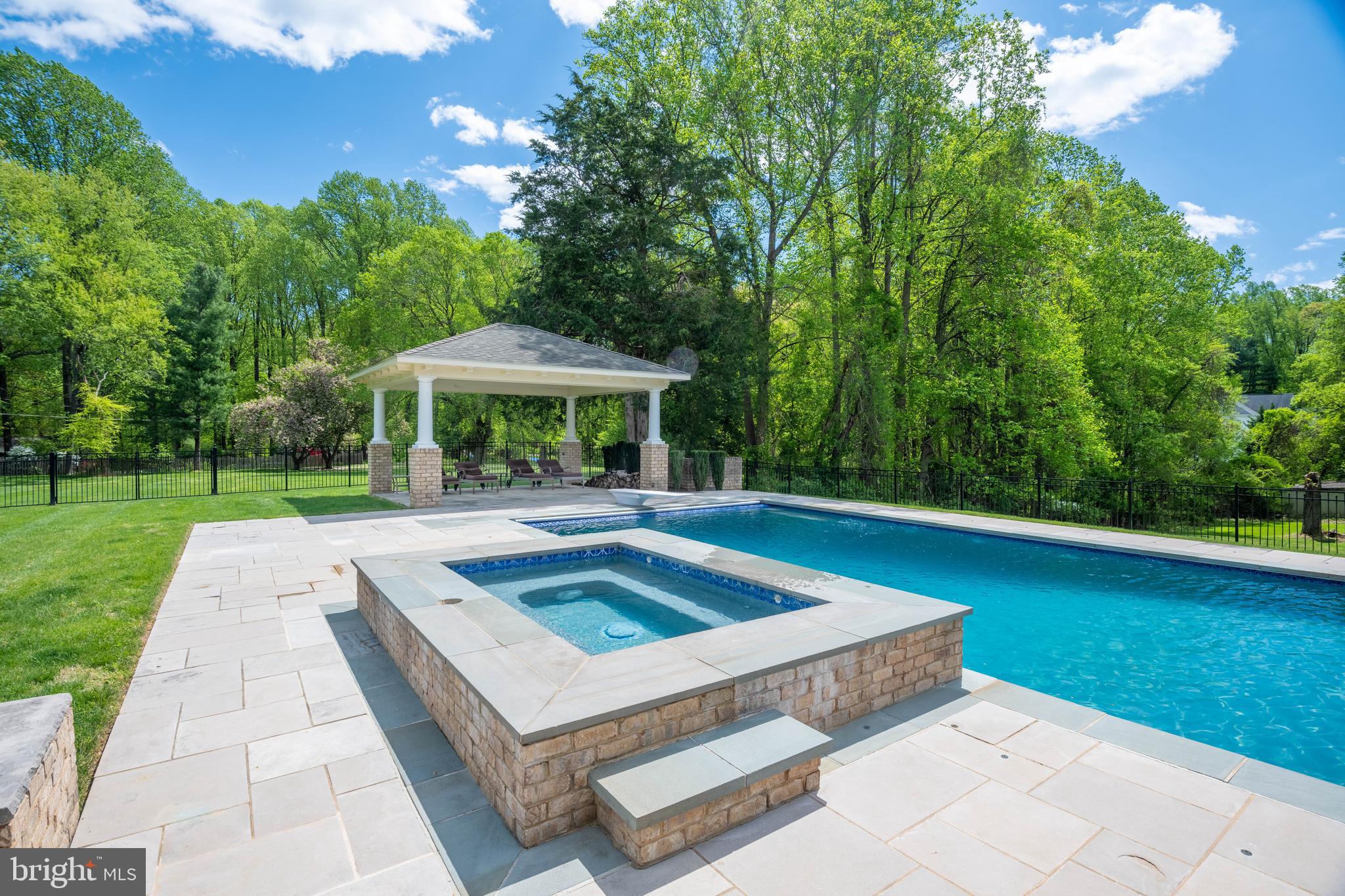 Resort style pool & spa