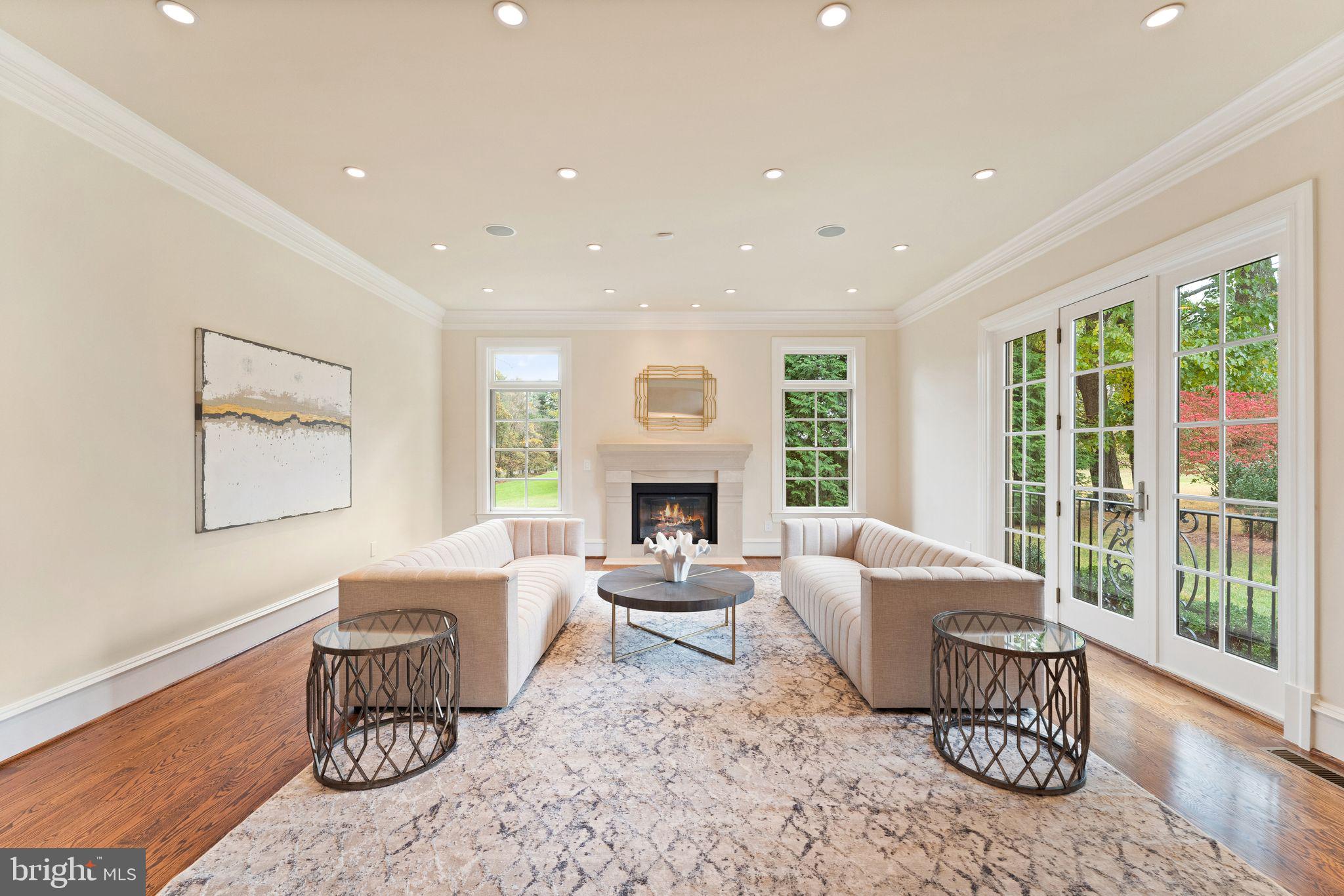 1105 Towlston Road McLean, VA 22102 - Photo 9 of 50 Stylish living room