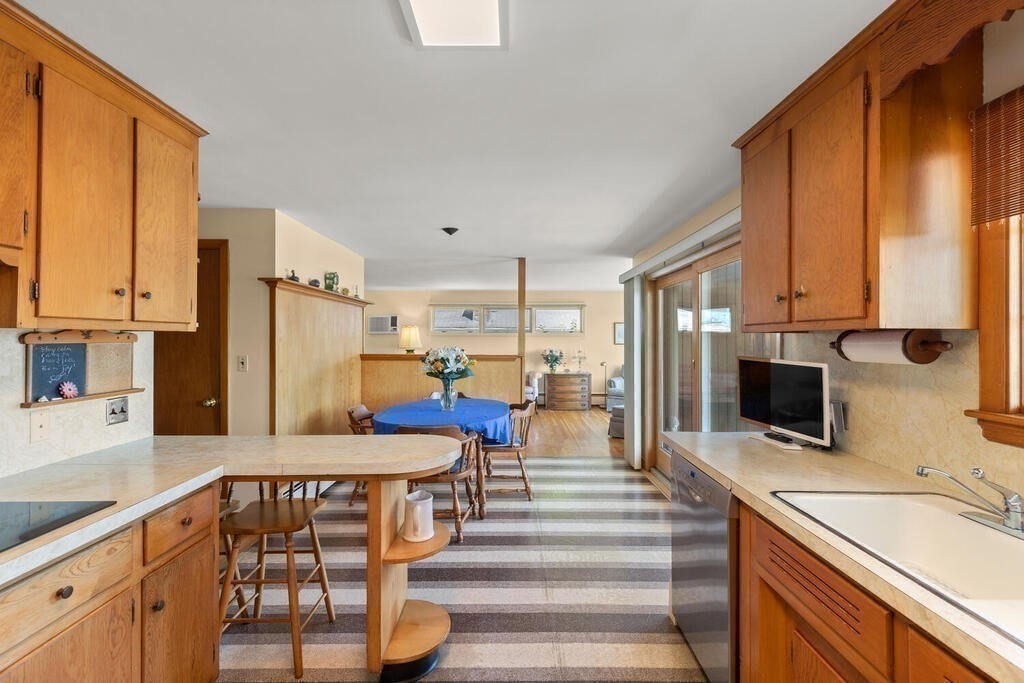 14 Howe Road Nahant, MA 01908 - Photo 12 of 35 Gallery Image 12