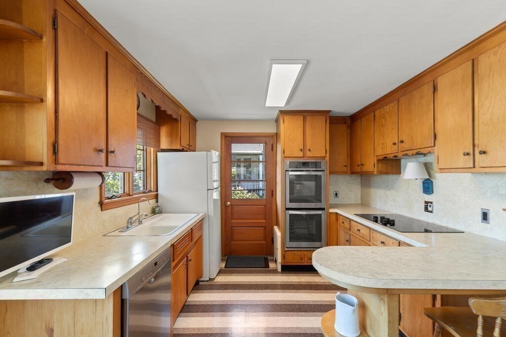 14 Howe Road Nahant, MA 01908 - Photo 13 of 35 Gallery Image 13