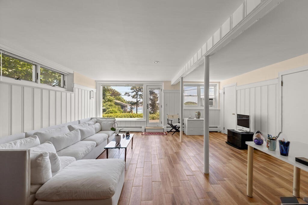 14 Howe Road Nahant, MA 01908 - Photo 4 of 35 Gallery Image 4