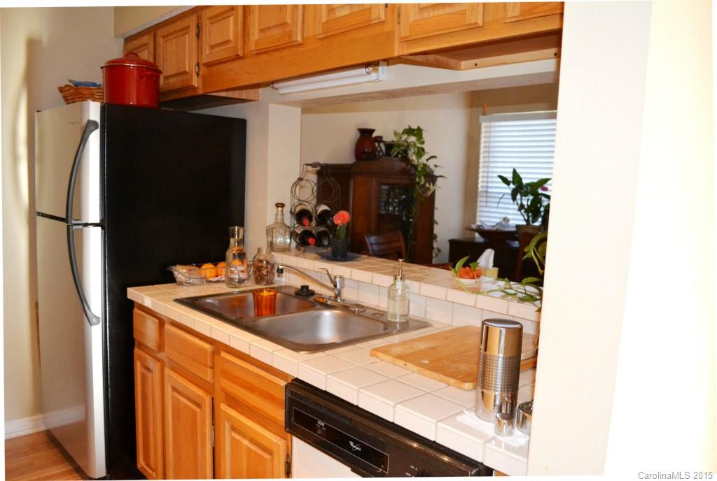 5011 Sharon Road, Unit K Charlotte, NC 28210 - Photo 7 of 15 Gallery Image 7
