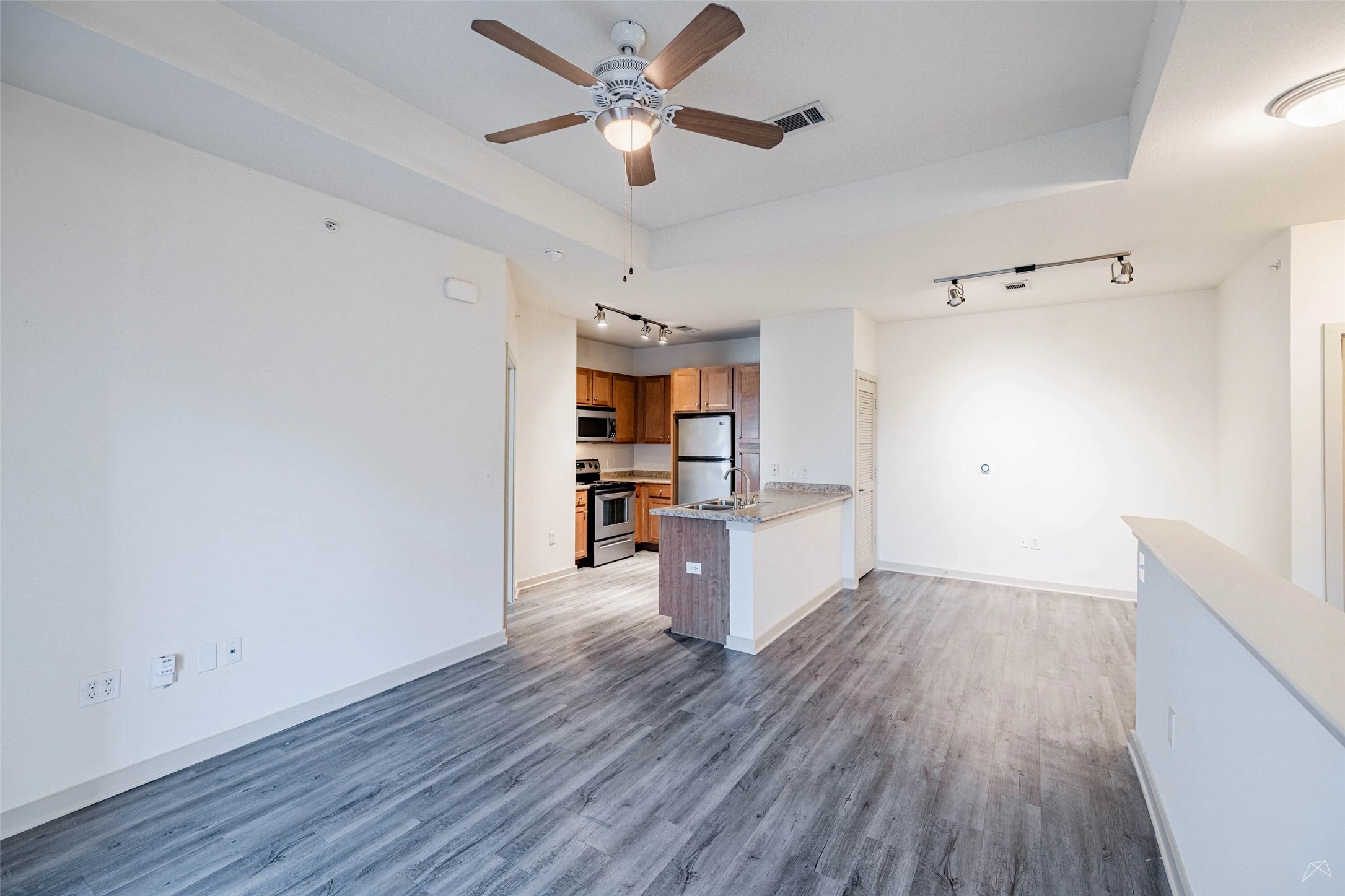 8515 Interstate 35, Unit 11233 Austin, TX 78744 - Photo 10 of 27 Move-In Special! Move in by 3/30 and enjoy up to 8 weeks FREE! *Restrictions apply.*