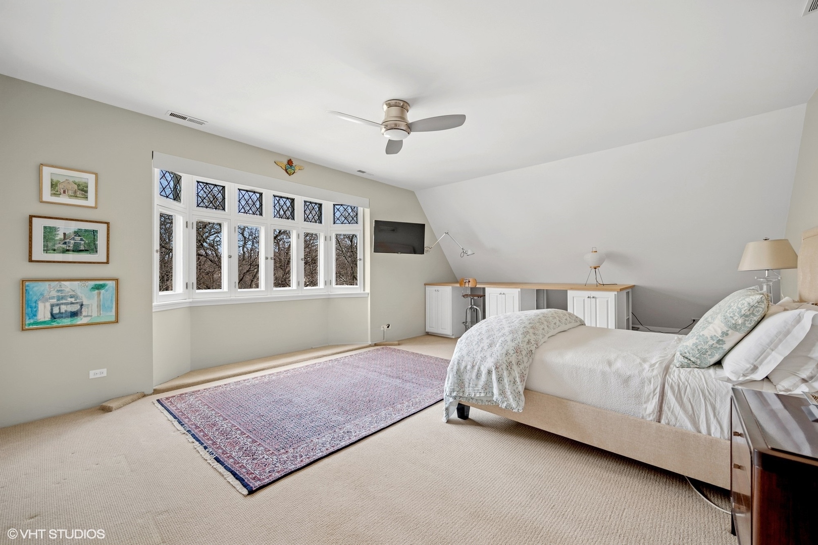 644 Oak Street Winnetka, IL 60093 - Photo 34 of 40 a bed room with a bed and a window