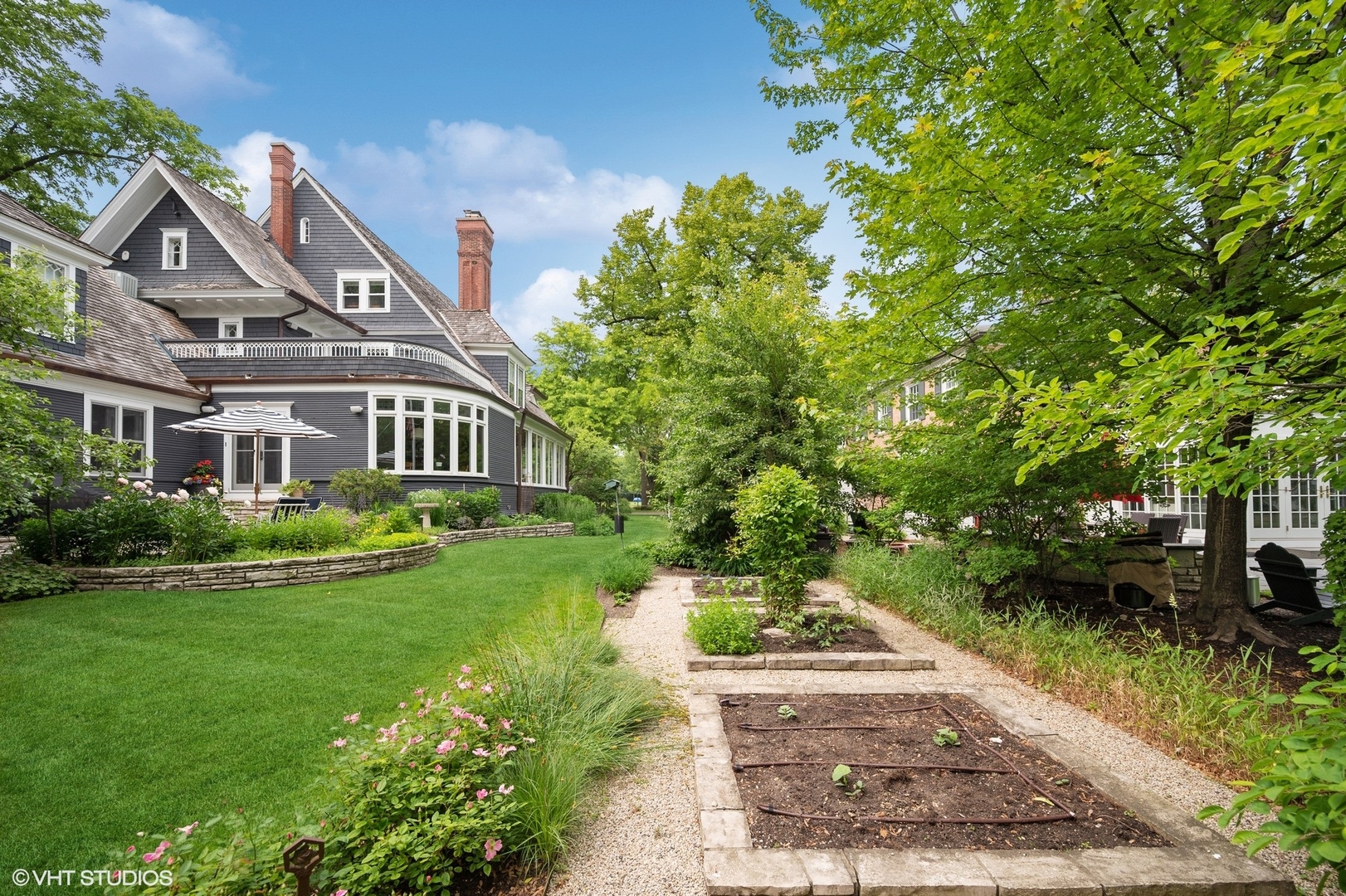 644 Oak Street Winnetka, IL 60093 - Photo 38 of 40 a front view of a house with a yard