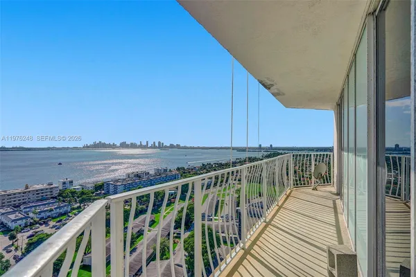$3,100 | 7601 East Treasure Drive, Unit 2205, North Bay Village, FL 33141
