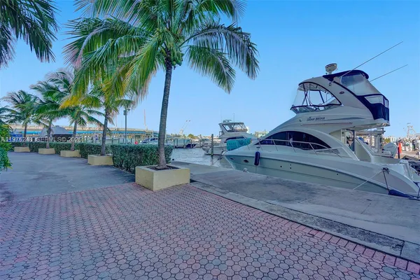 $3,100 | 7601 East Treasure Drive, Unit 2205, North Bay Village, FL 33141