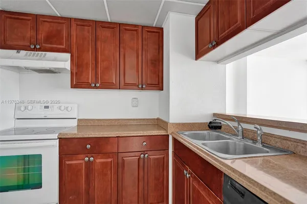 $3,100 | 7601 East Treasure Drive, Unit 2205, North Bay Village, FL 33141