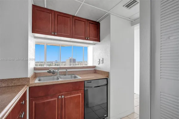 $3,100 | 7601 East Treasure Drive, Unit 2205, North Bay Village, FL 33141