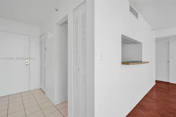$3,100 | 7601 East Treasure Drive, Unit 2205, North Bay Village, FL 33141
