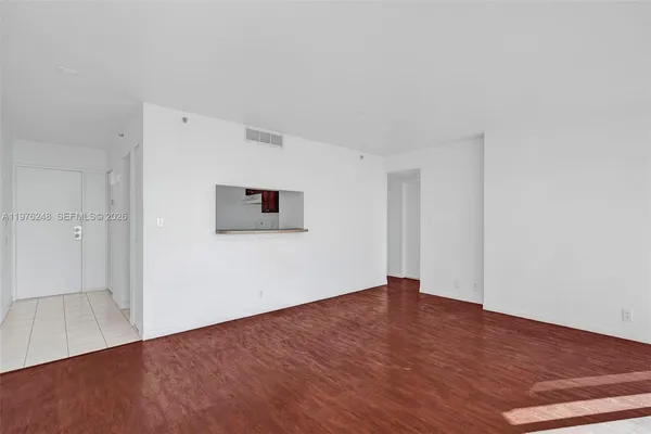 $3,100 | 7601 East Treasure Drive, Unit 2205, North Bay Village, FL 33141