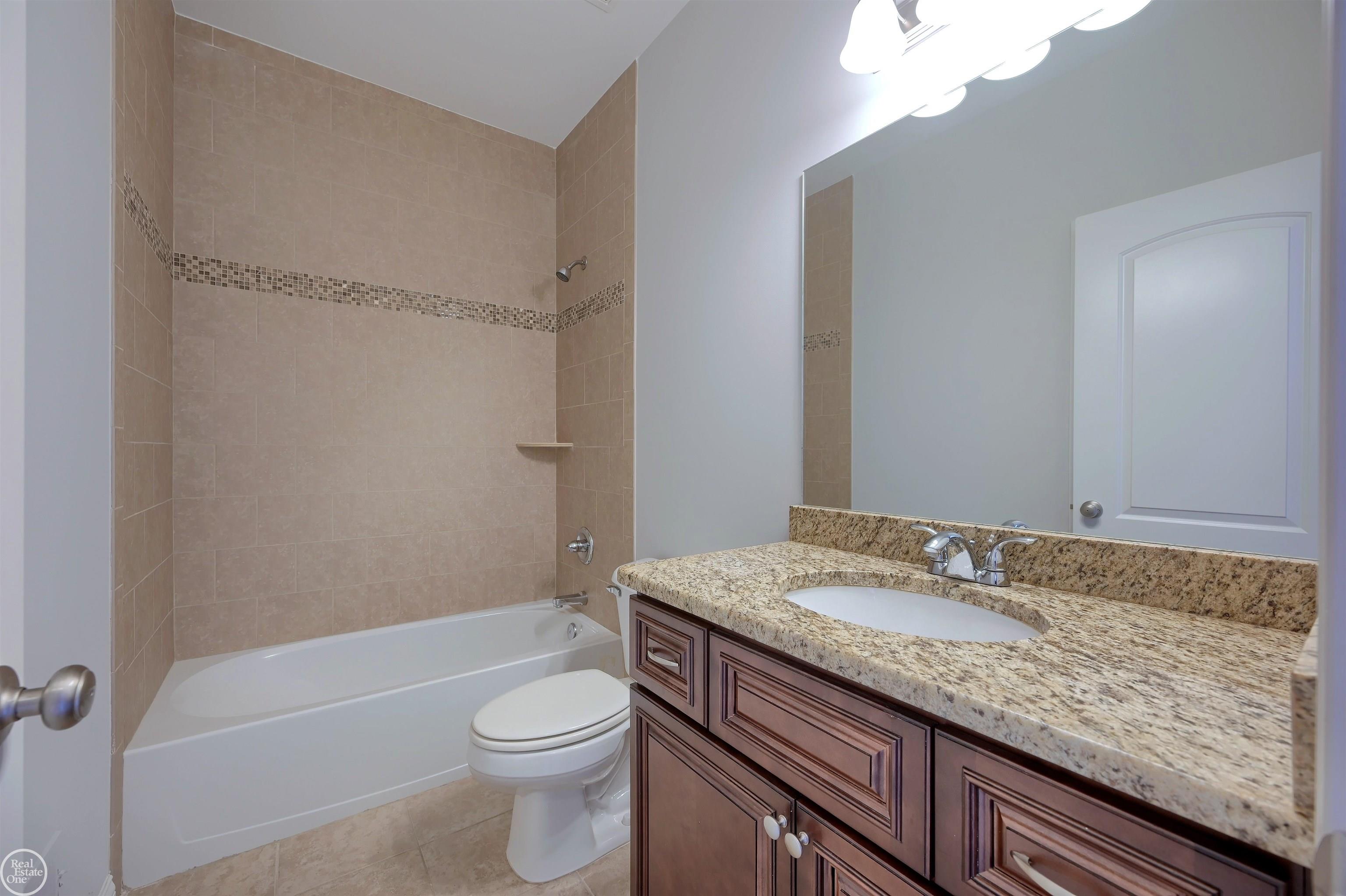 8199 22 Mile Road, Unit RIGHT SIDE ) Utica, MI 48317 - Photo 34 of 59