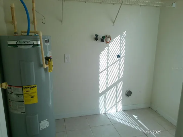 $1,100 | 949 Fox Lake Drive, Lakeland, FL 33809