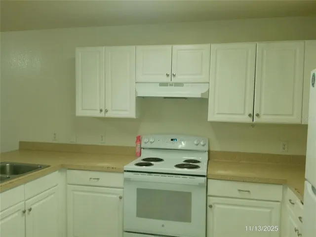 $1,100 | 949 Fox Lake Drive, Lakeland, FL 33809