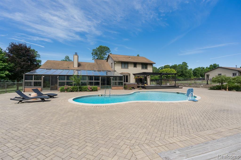 3965 Collins Road Oakland, MI 48363 - Photo 45 of 63