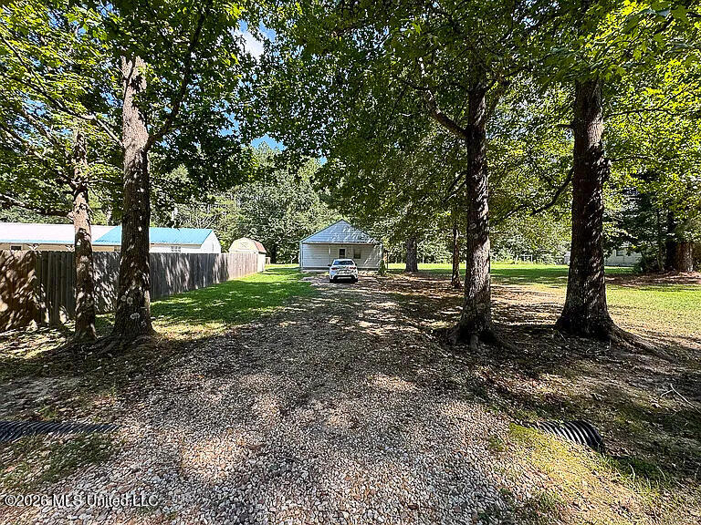 138 App Slade Road Hattiesburg, MS 39401 - Photo 2 of 9 f55a96d162b0a7b9cd522a9ffe22409c-cc_ft_7