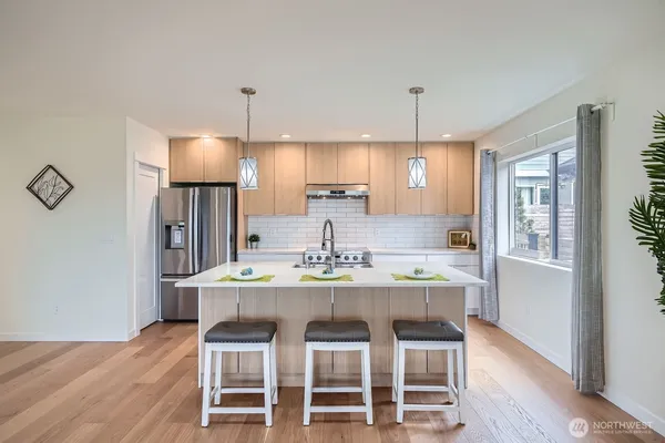 $999,800 | 5930 18th Avenue South, Seattle, WA 98108