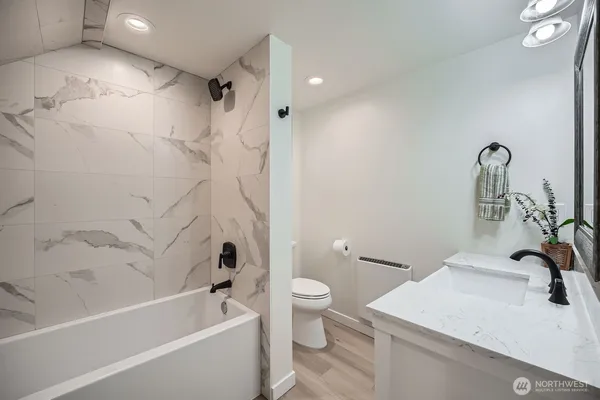 $999,800 | 5930 18th Avenue South, Seattle, WA 98108