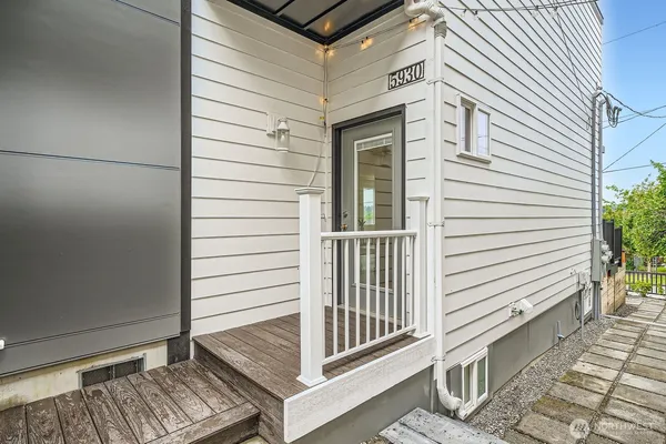 $999,800 | 5930 18th Avenue South, Seattle, WA 98108