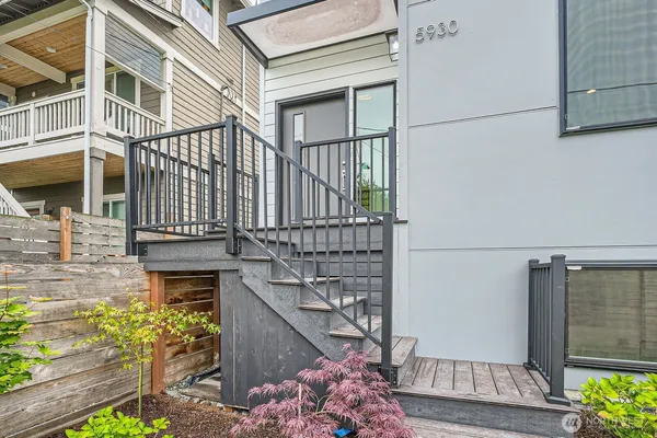 $999,800 | 5930 18th Avenue South, Seattle, WA 98108