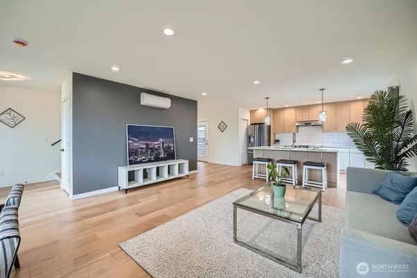 $999,800 | 5930 18th Avenue South, Seattle, WA 98108