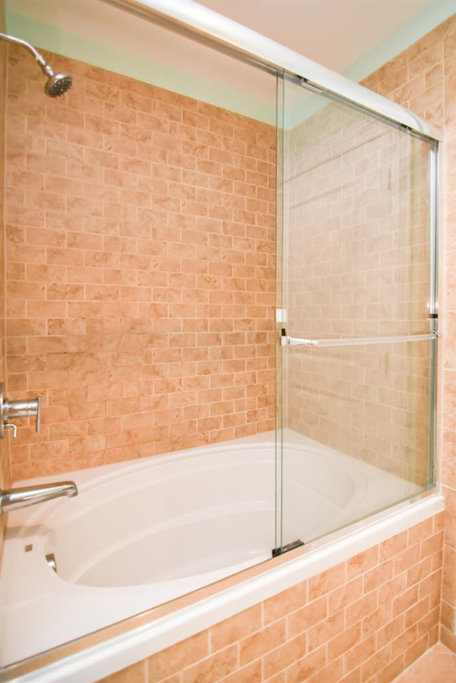 400 West North Street, Unit 830 Raleigh, NC 27603 - Photo 20 of 25 Secondary Bathroom