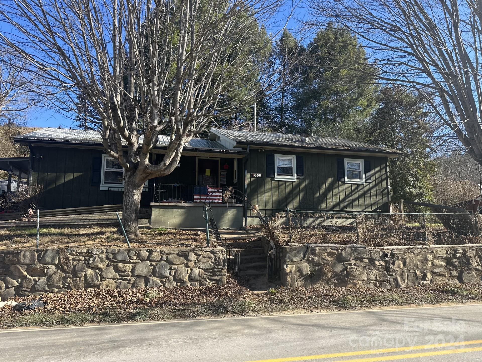 600 Hyder Mountain Road Clyde, NC 28721 - Photo 1 of 9