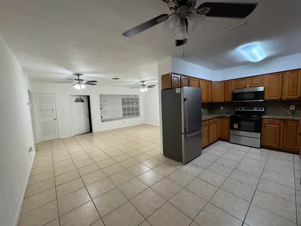 $3,200 | 198 Southwest 15th Street, Boca Raton, FL 33432