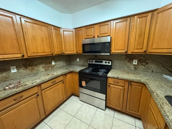 $3,200 | 198 Southwest 15th Street, Boca Raton, FL 33432