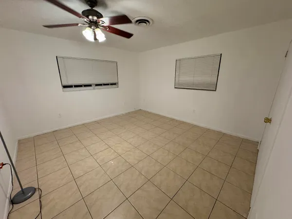 $3,200 | 198 Southwest 15th Street, Boca Raton, FL 33432