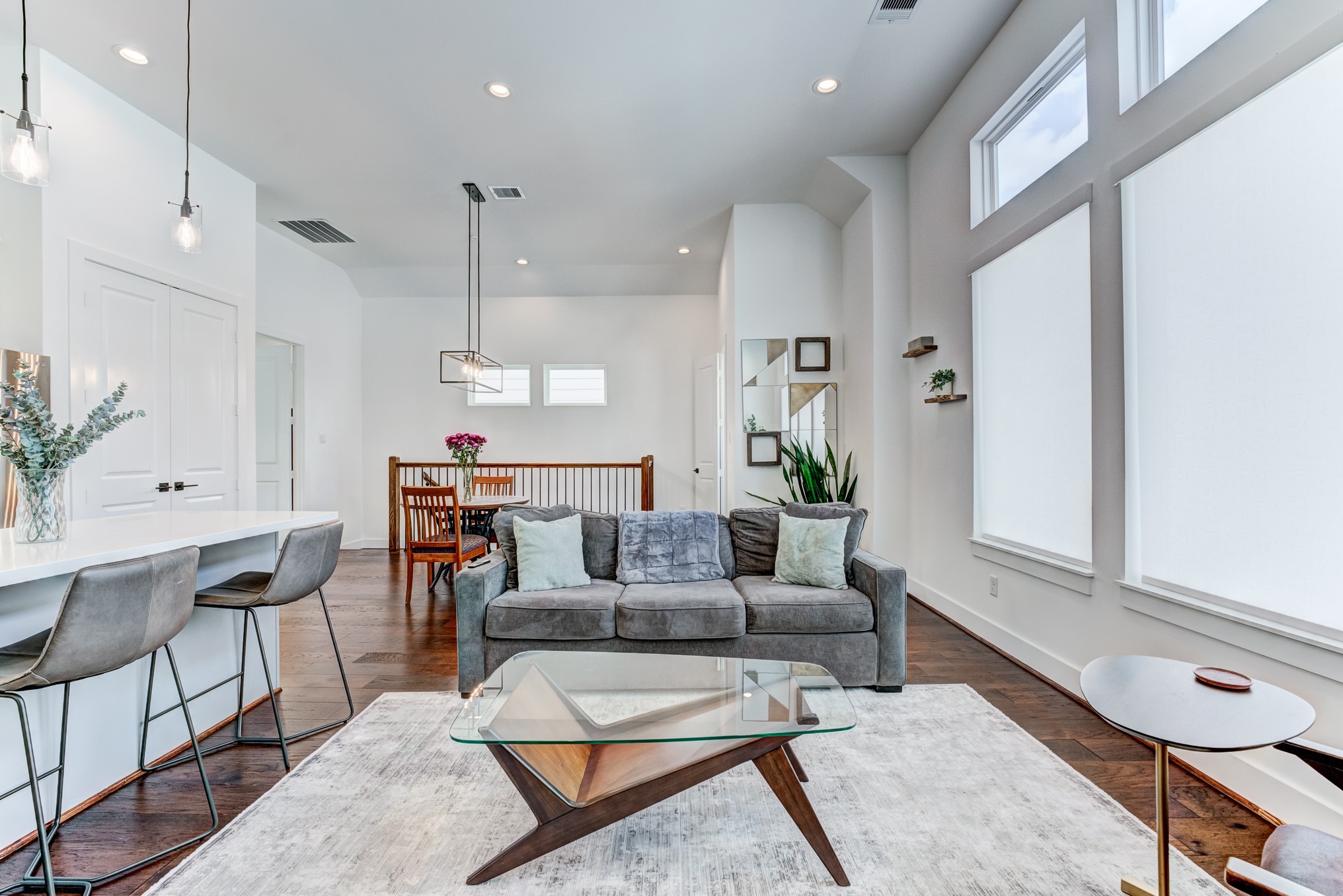 107 West Whitney Street, Unit E Houston, TX 77018 - Photo 15 of 48 a living room with furniture and a large window