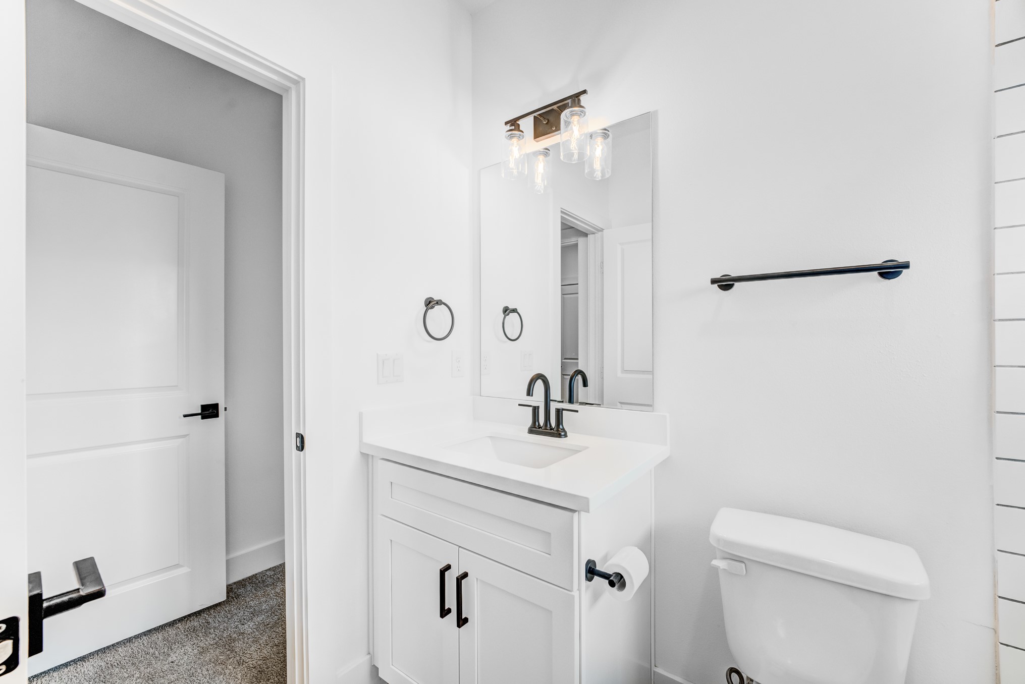107 West Whitney Street, Unit E Houston, TX 77018 - Photo 41 of 48 a bathroom with a sink a toilet and shower