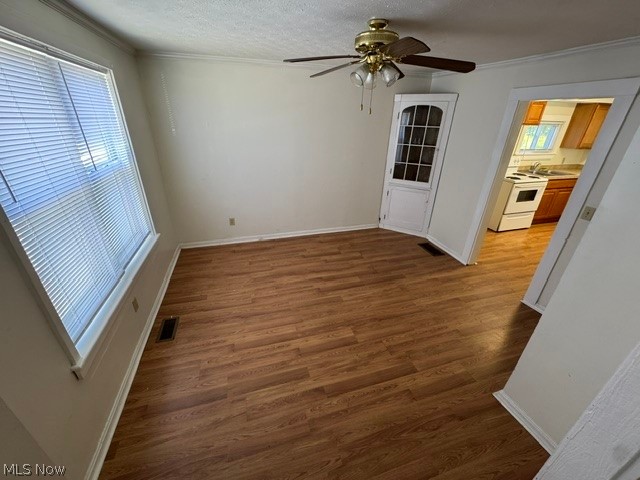12835 Painesville Warren Road Painesville, OH 44077 - Photo 4 of 9
