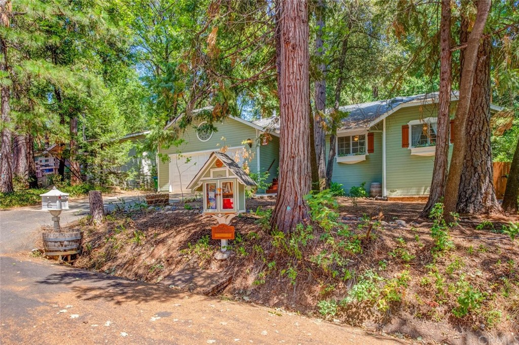 14304 Carnegie Road Magalia, CA 95954 - Photo 1 of 1 neighborhood book nook