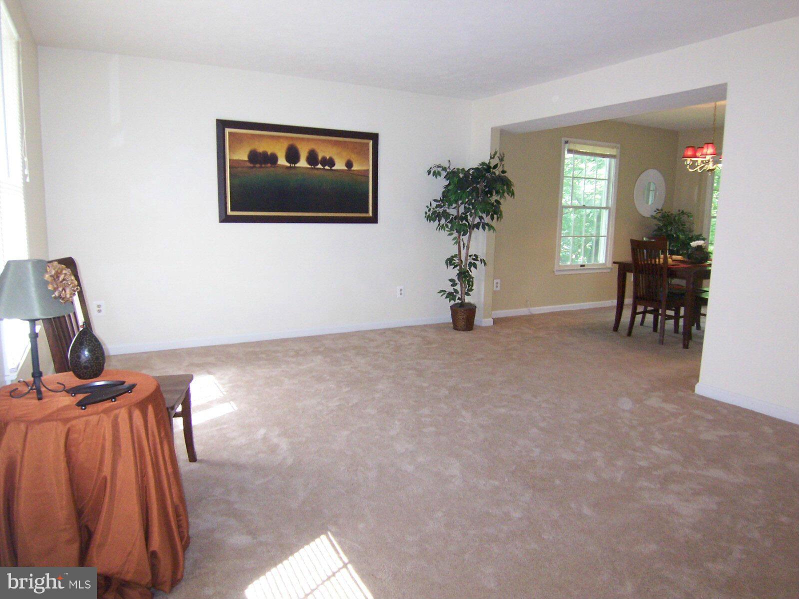 7809 Rippleview Lane Pasadena, MD 21122 - Photo 6 of 30 Living Room