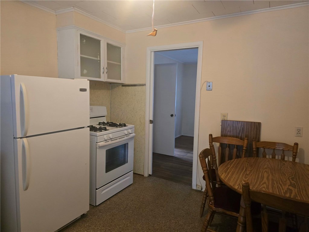 6 Wilder Avenue Westerly, RI 02891 - Photo 10 of 12 Inlaw kitchen
