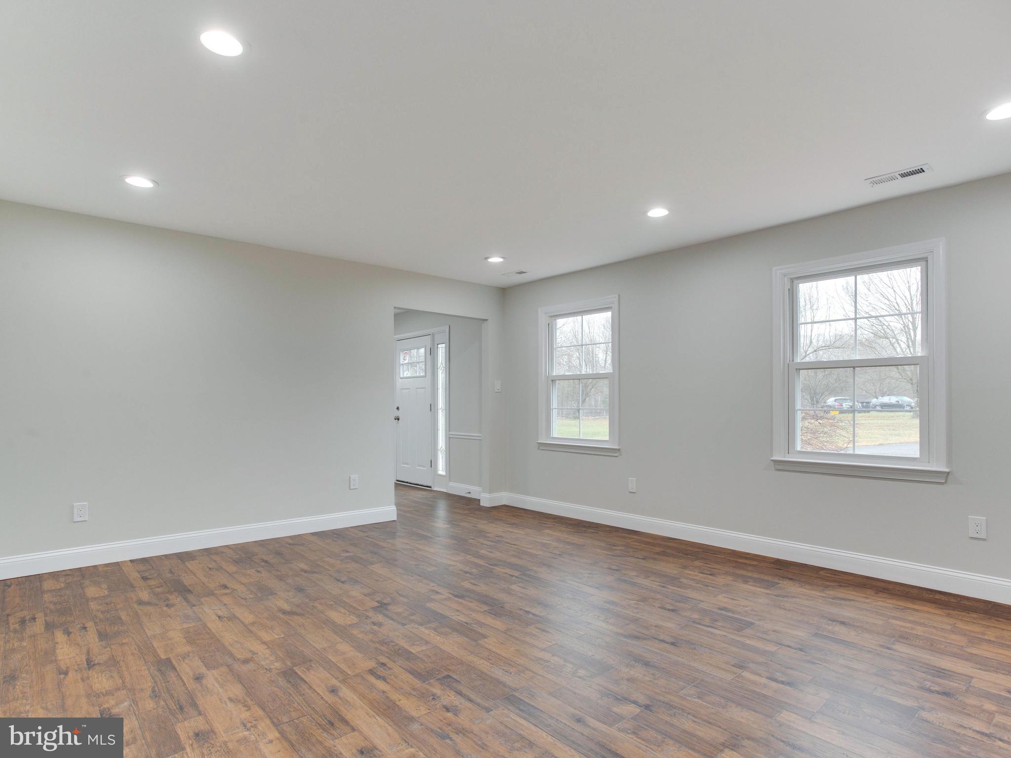 6804 Burch Hill Road Brandywine, MD 20613 - Photo 18 of 37 Living room