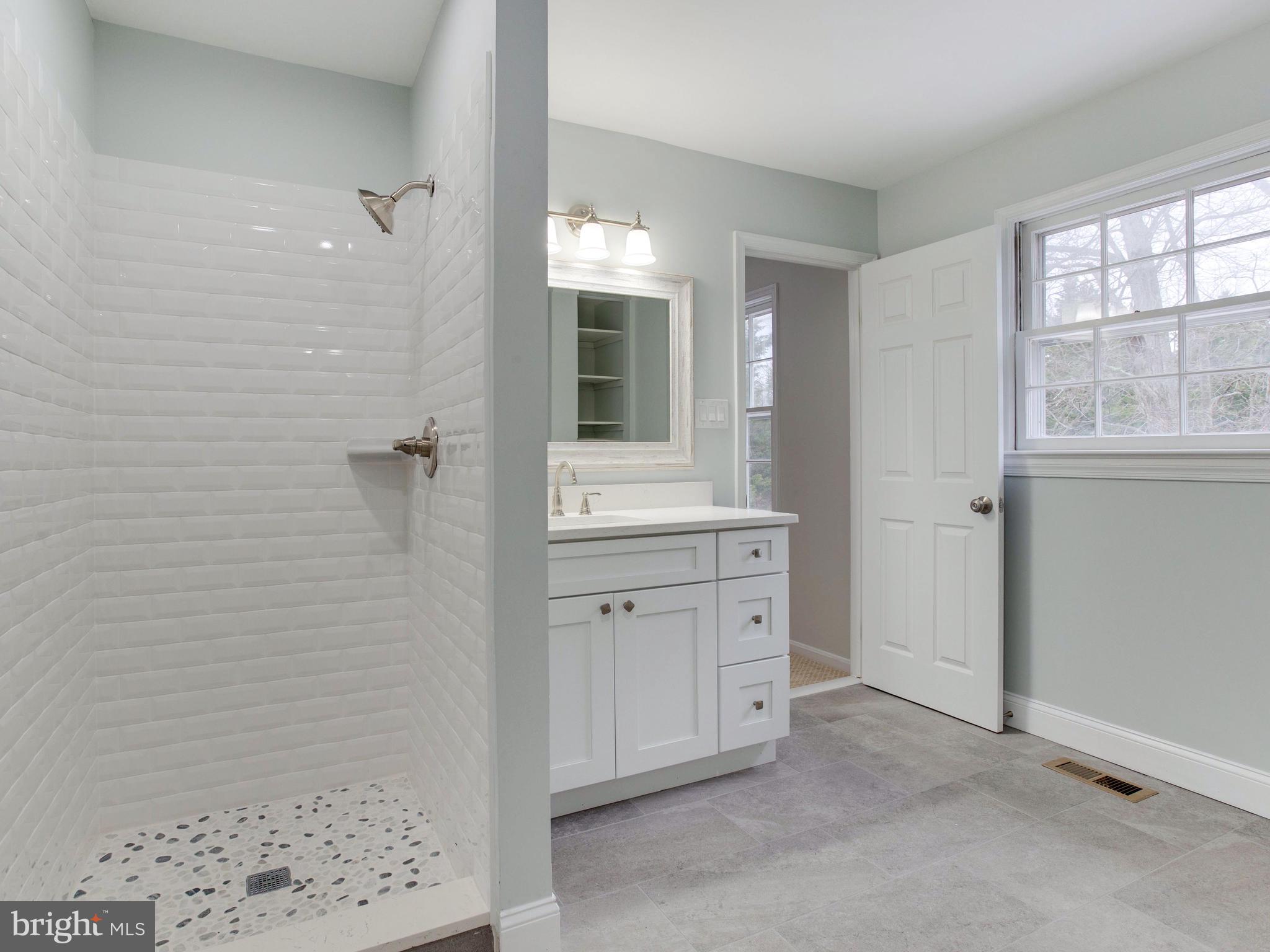 6804 Burch Hill Road Brandywine, MD 20613 - Photo 25 of 37 Bathroom