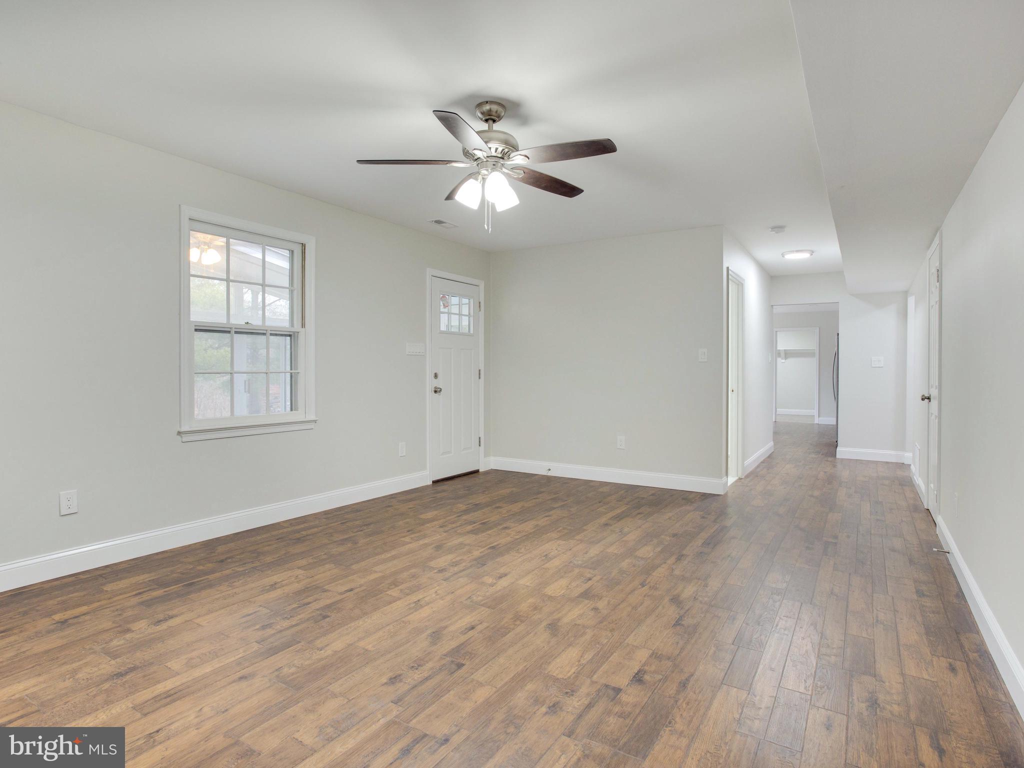 6804 Burch Hill Road Brandywine, MD 20613 - Photo 6 of 37 Living room