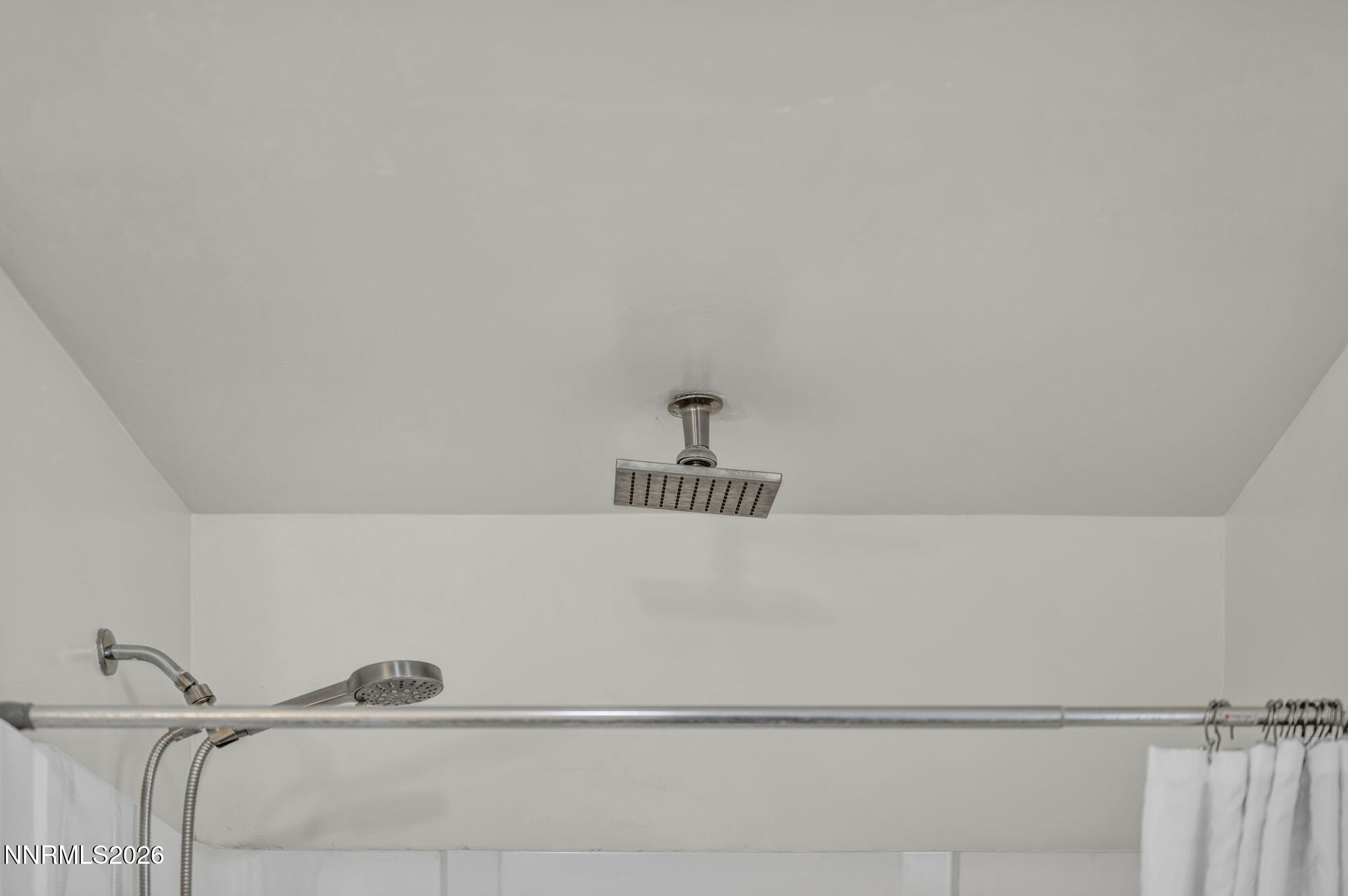 7575 Halifax Drive Reno, NV 89506 - Photo 32 of 58 a close up of a bathtub