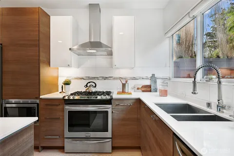 $939,000 | 171 21st Avenue, Seattle, WA 98122