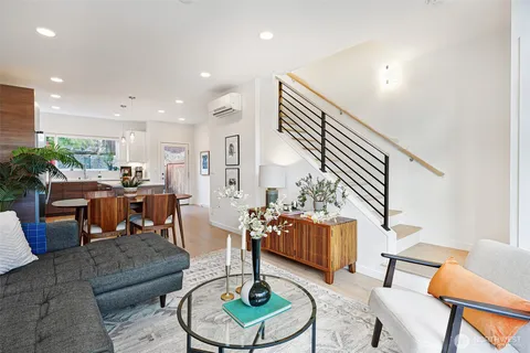 $939,000 | 171 21st Avenue, Seattle, WA 98122