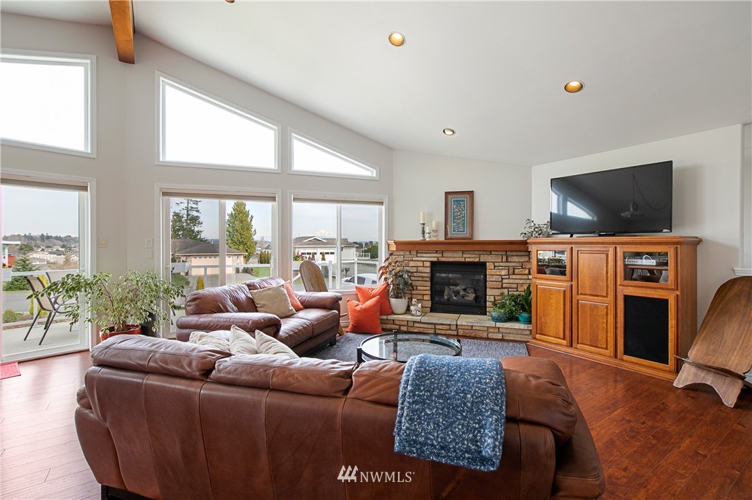 8159 Comox Road Blaine, WA 98230 - Photo 4 of 40 Gallery Image 4