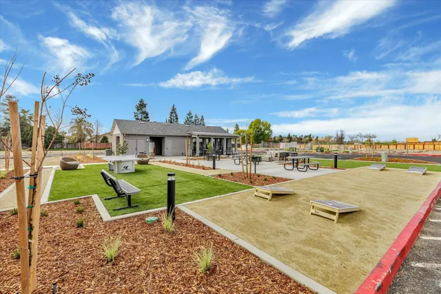 $459,900 | 6141 Bridgecross Drive, Sacramento, CA 95835