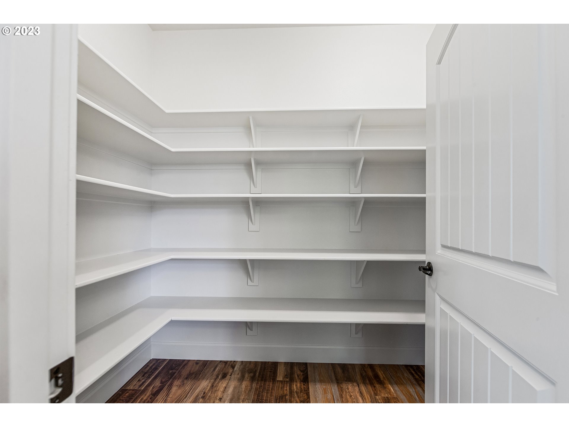 5316 Southwest Childs Road Lake Oswego, OR 97035 - Photo 14 of 42 a view of a room with shelves