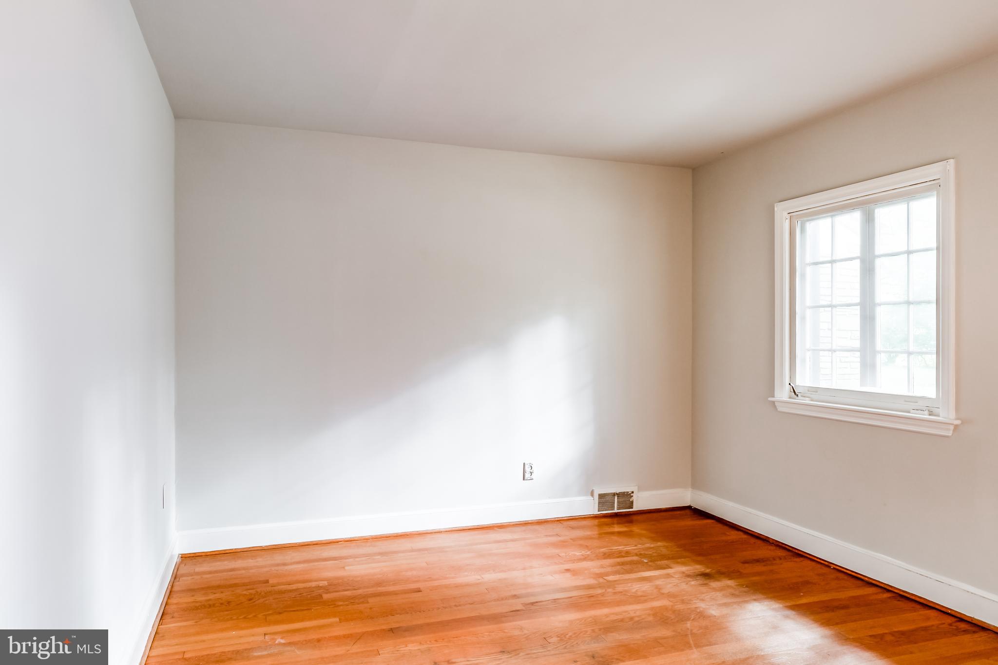 7503 Ridge Road Frederick, MD 21702 - Photo 28 of 40 Add'l room w/ hardwood floor