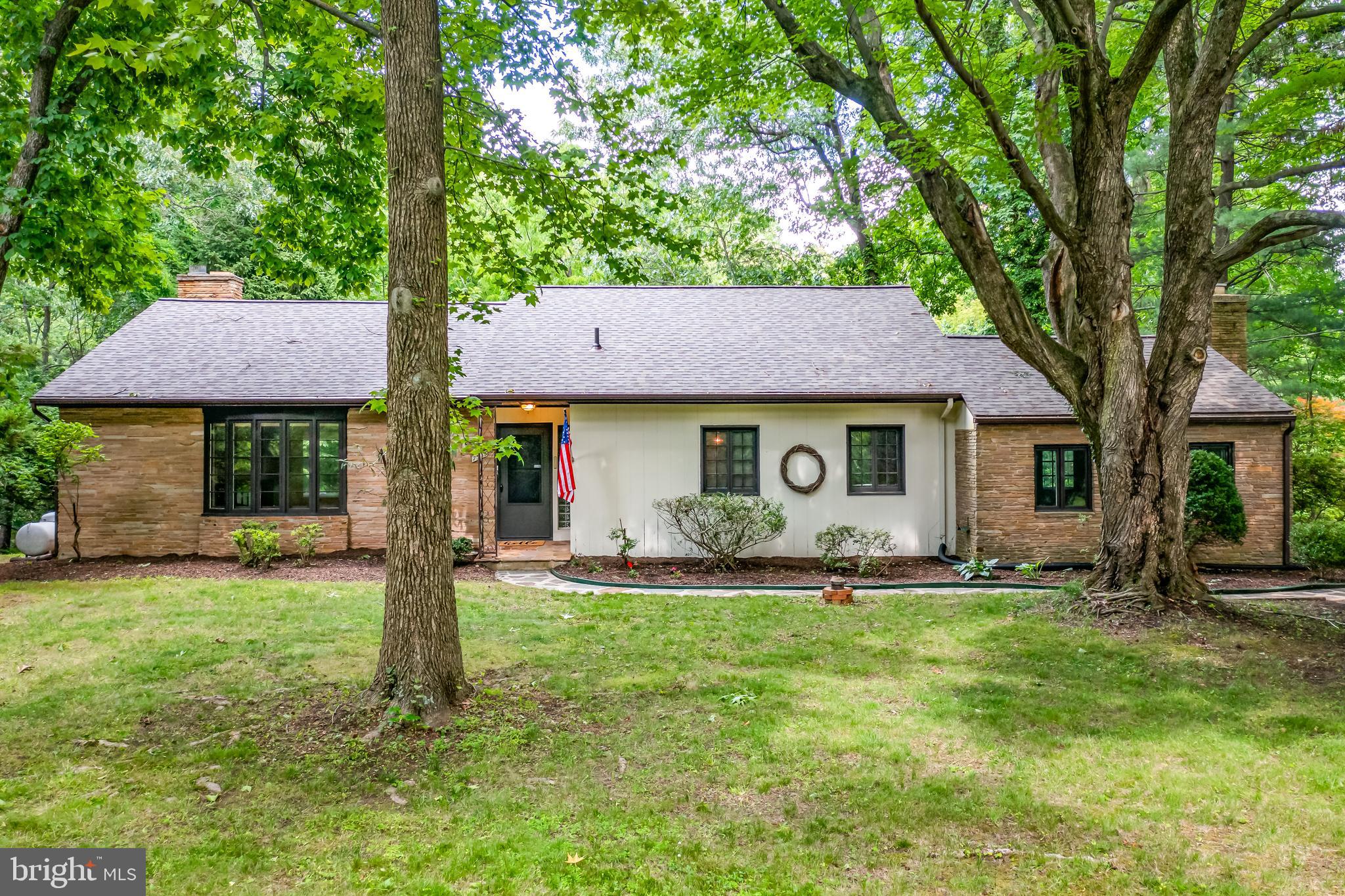 7503 Ridge Road Frederick, MD 21702 - Photo 3 of 40 Beautiful home nestled in the mountains