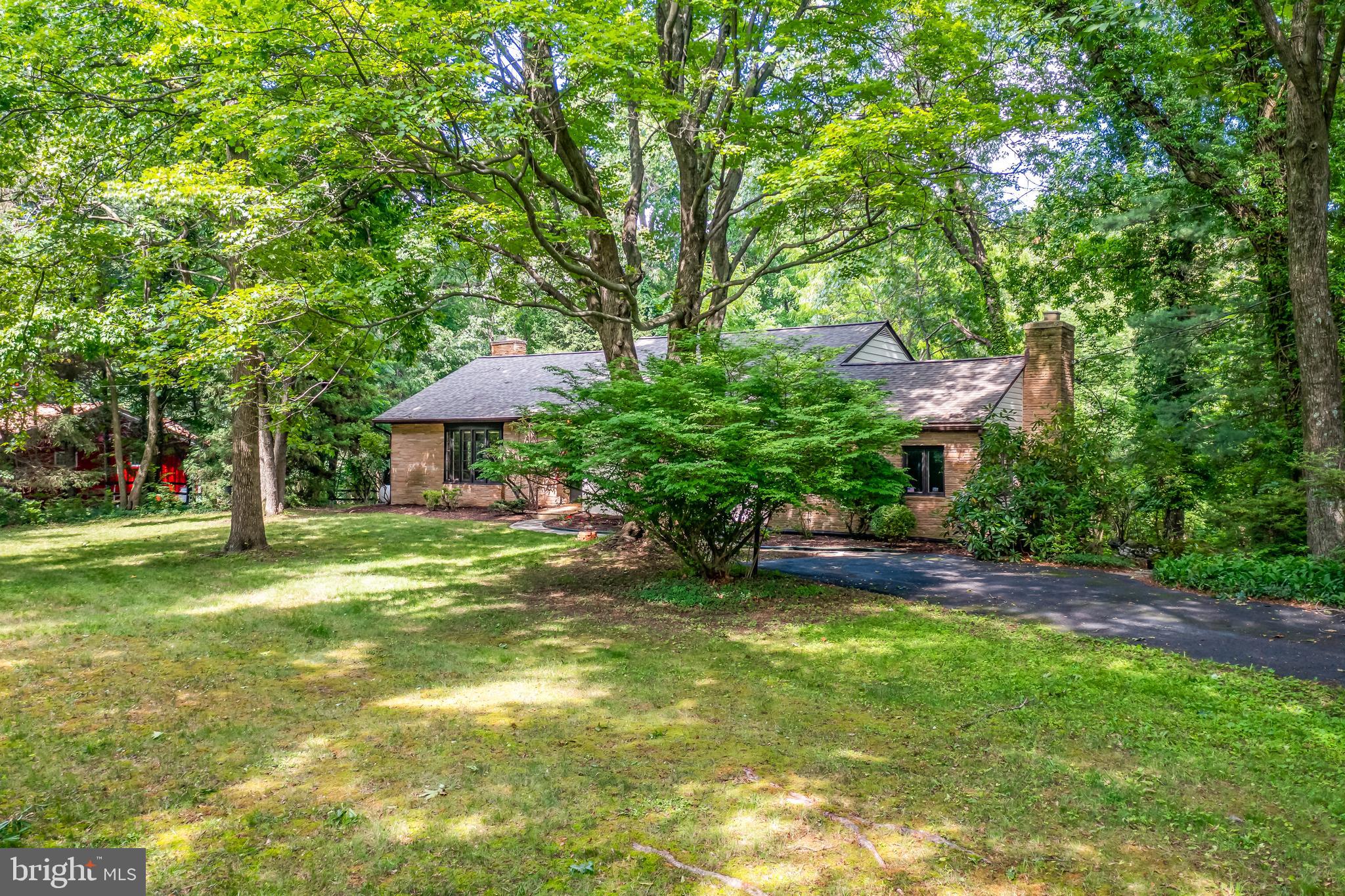7503 Ridge Road Frederick, MD 21702 - Photo 4 of 40 Beautiful home nestled in the mountains